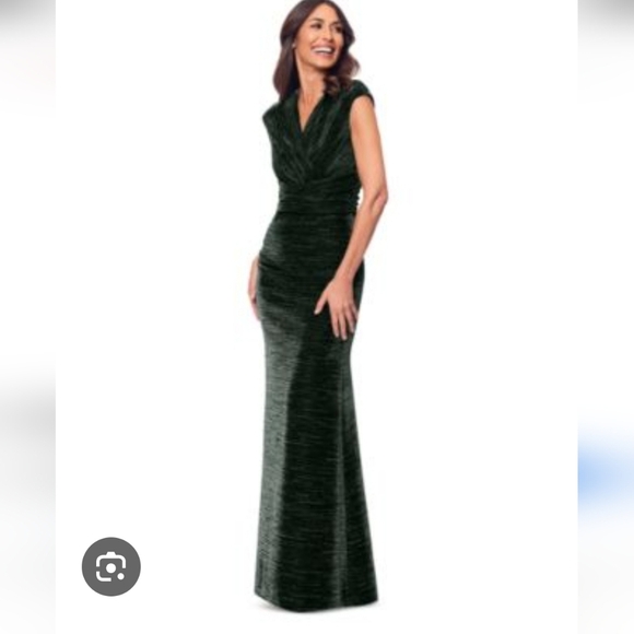 Betsy & Adam Dresses & Skirts - $249 Betsy & Adam Women Metallic Cap-Sleeve Surplice Gown Sz 8 Green Party